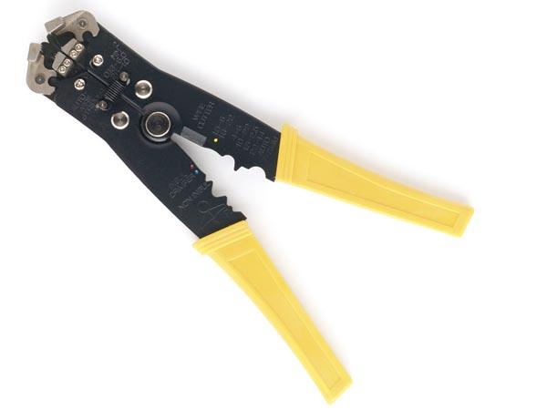 Pince a 2 fonctions : à dénuder automatique pour câble de 0.13 à 6mm , et a sertir les cosses isolées et non-isolées