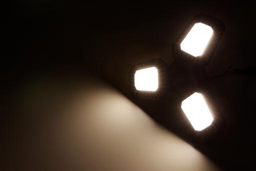 Lampe led e27, 50w, 4300lm, idéal pour éclairer le garage, l'atelier le sous-sol...