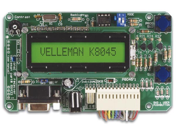 Tableau de messages programmable avec lcd, interface serielle & 8 entrees